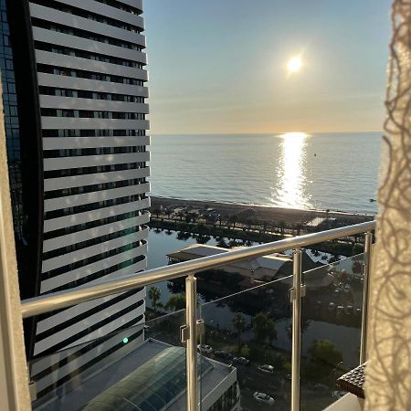 Roini Apartment باتومي المظهر الخارجي الصورة