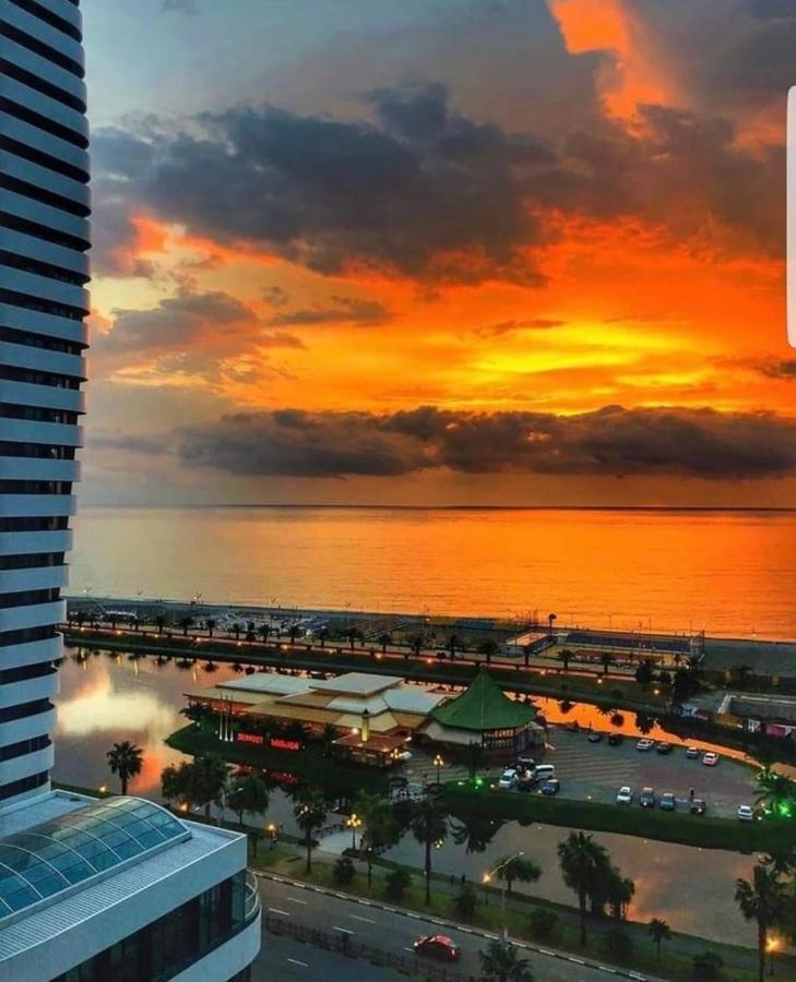 Roini Apartment باتومي المظهر الخارجي الصورة