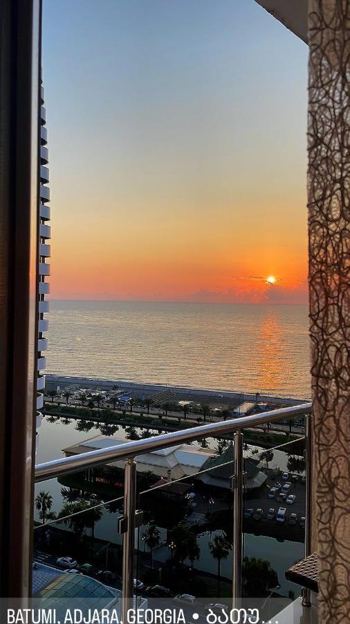 Roini Apartment باتومي المظهر الخارجي الصورة