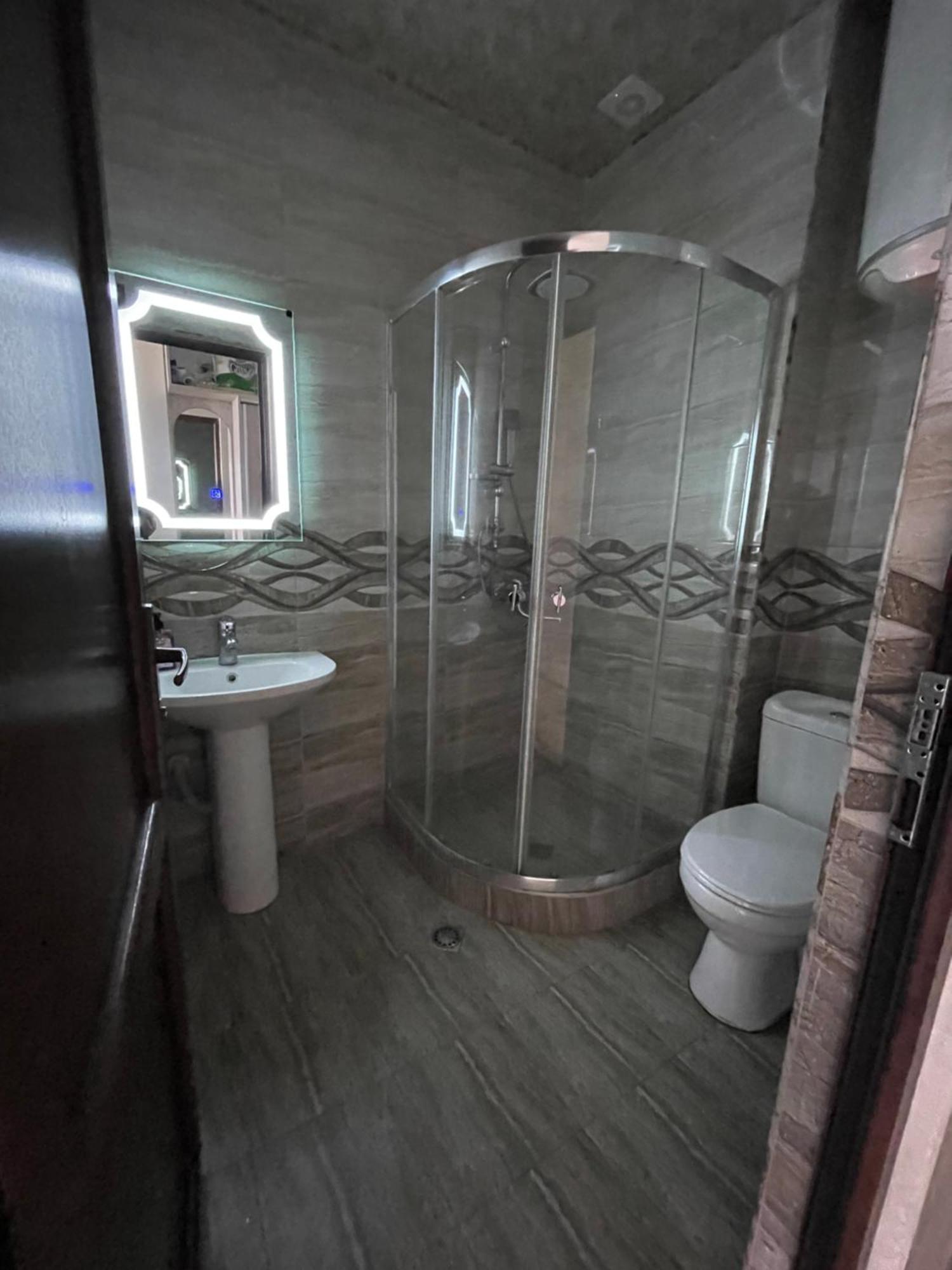 Roini Apartment باتومي المظهر الخارجي الصورة