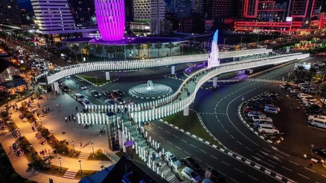 Roini Apartment باتومي المظهر الخارجي الصورة