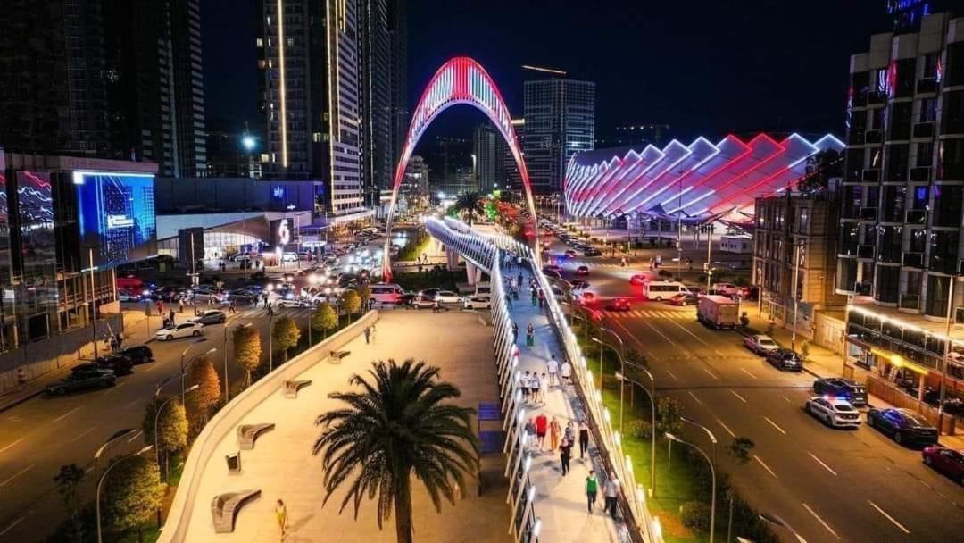 Roini Apartment باتومي المظهر الخارجي الصورة