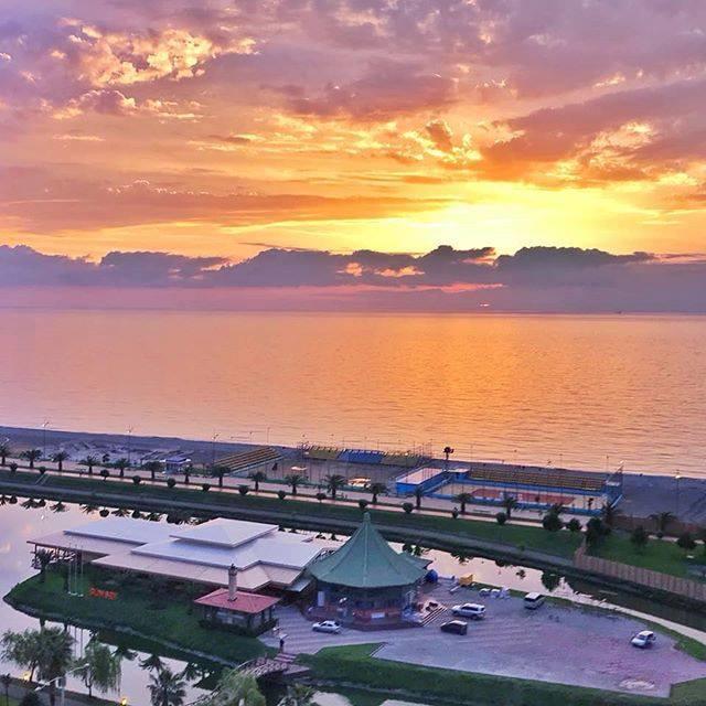 Roini Apartment باتومي المظهر الخارجي الصورة