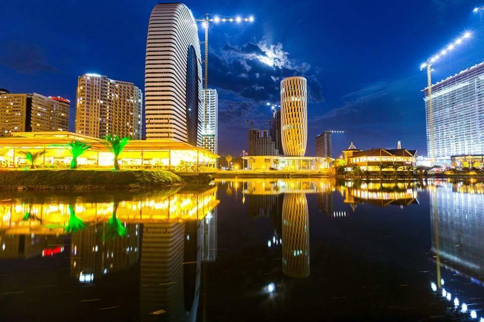 Roini Apartment باتومي المظهر الخارجي الصورة